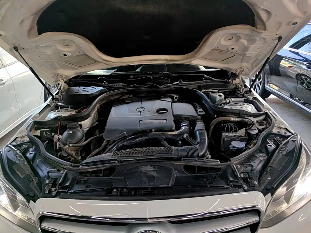 Mercedes-Benz E-Class — миниатюра 20