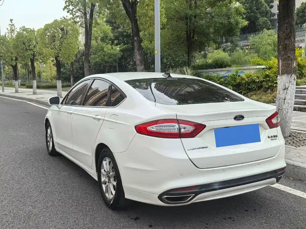 Ford Mondeo — миниатюра 7