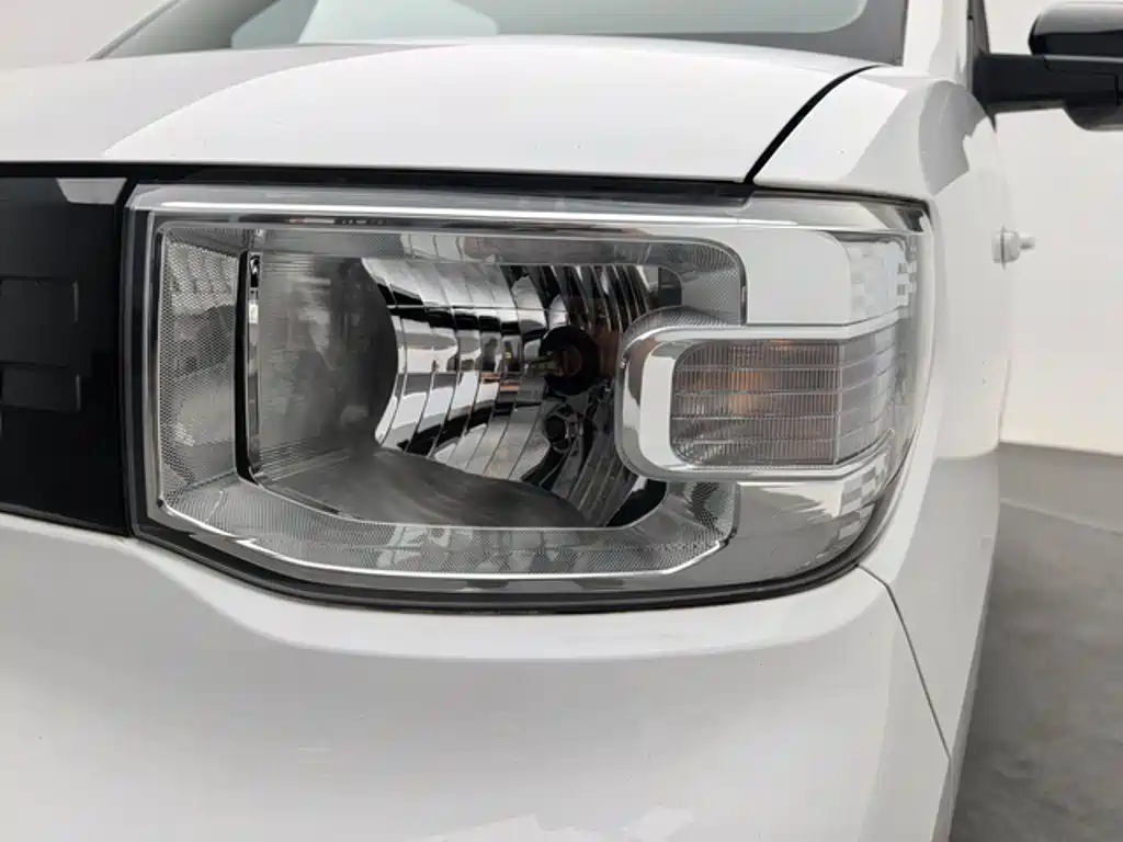 Wuling MINIEV — миниатюра 13