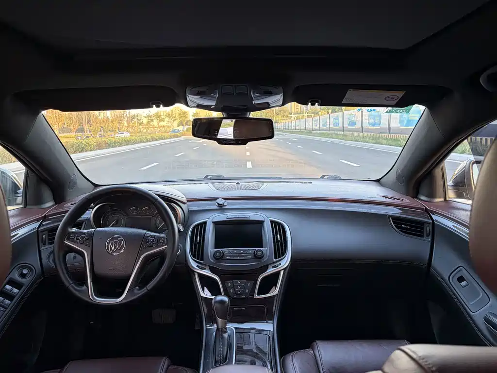 Buick LaCrosse — миниатюра 9