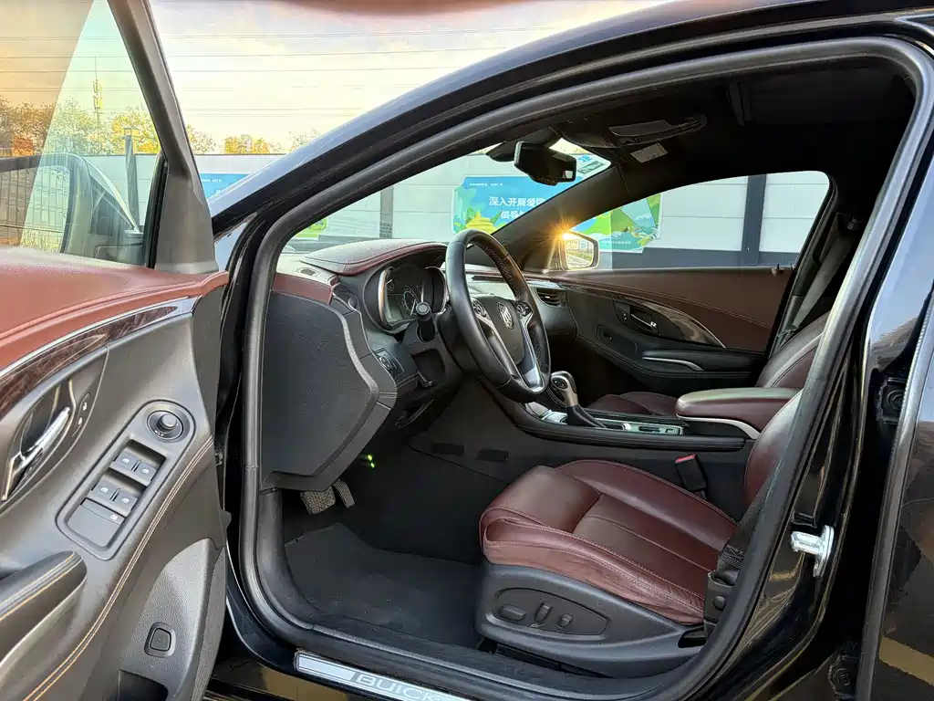 Buick LaCrosse — миниатюра 7