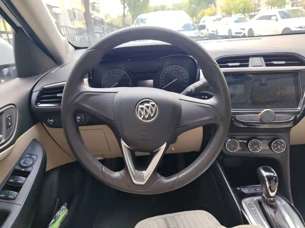 Buick Excelle — миниатюра 6