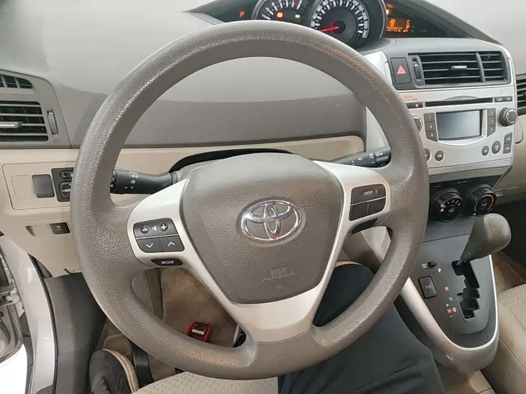 Toyota Verso — миниатюра 11