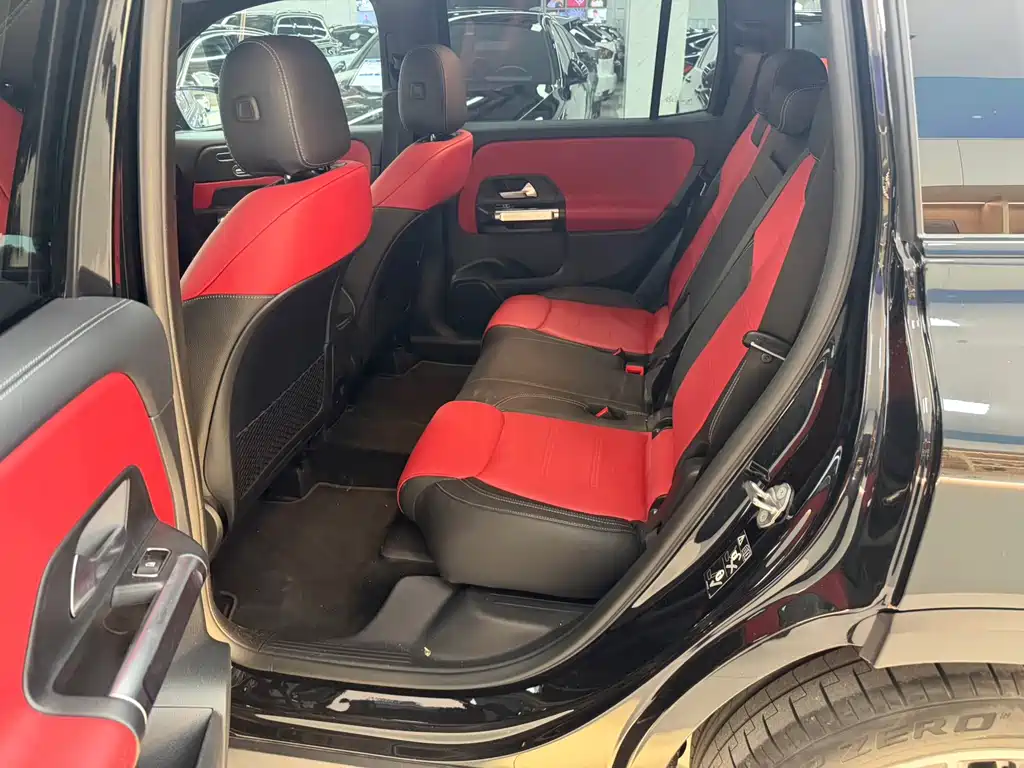 Mercedes-Benz GLB AMG — миниатюра 12