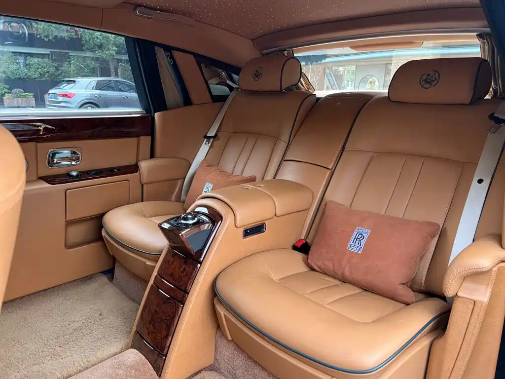 Rolls-Royce Phantom — миниатюра 20