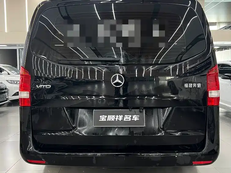 Mercedes-Benz Vito 2021 2.0T Elite 7 мест