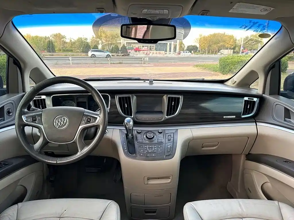 Buick GL8 — миниатюра 9