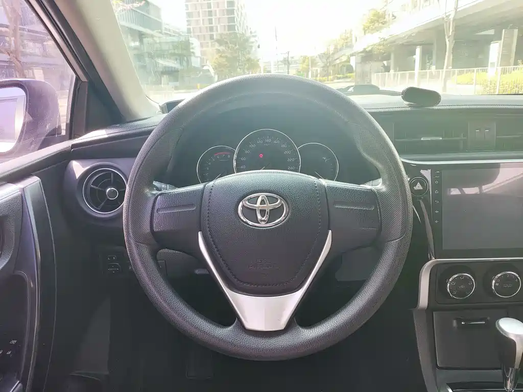 TOYOTA COROLLA