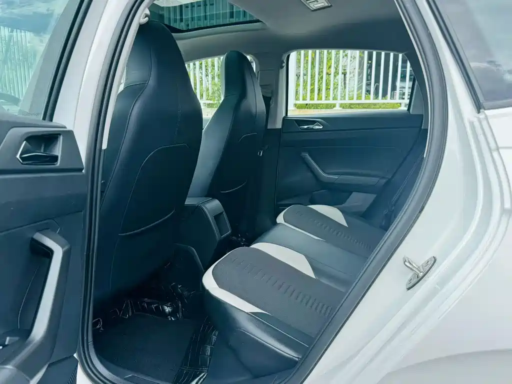 Volkswagen Polo — миниатюра 6