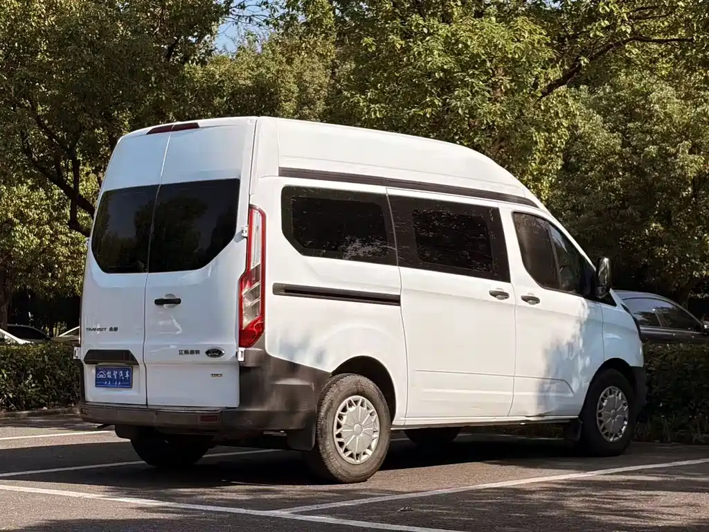 Ford Transit — миниатюра 5