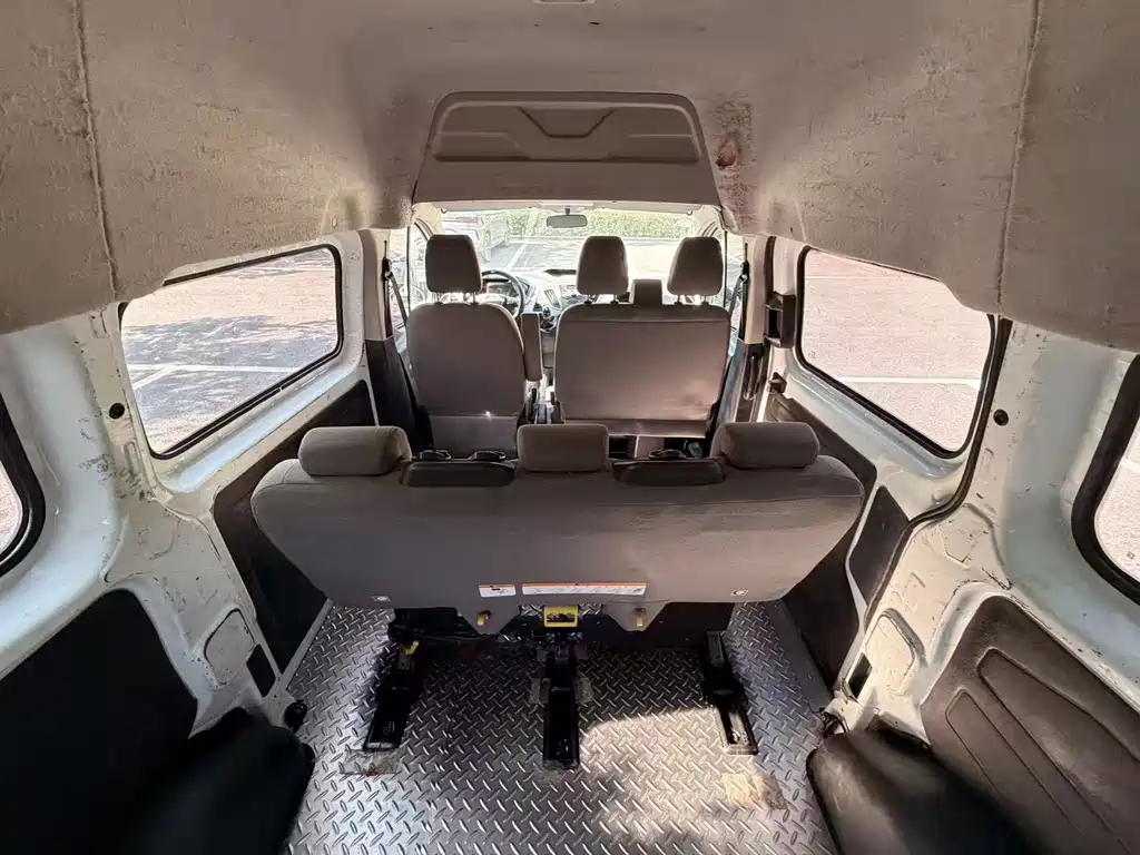 Ford Transit — миниатюра 13