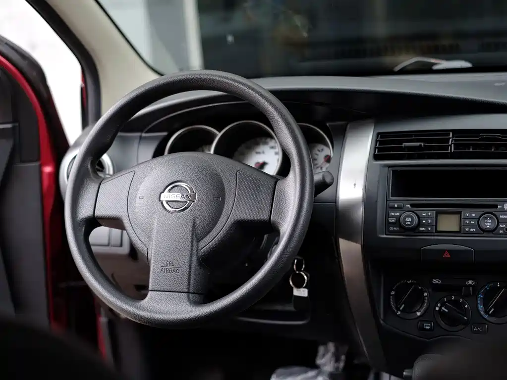 Nissan Livina — миниатюра 17