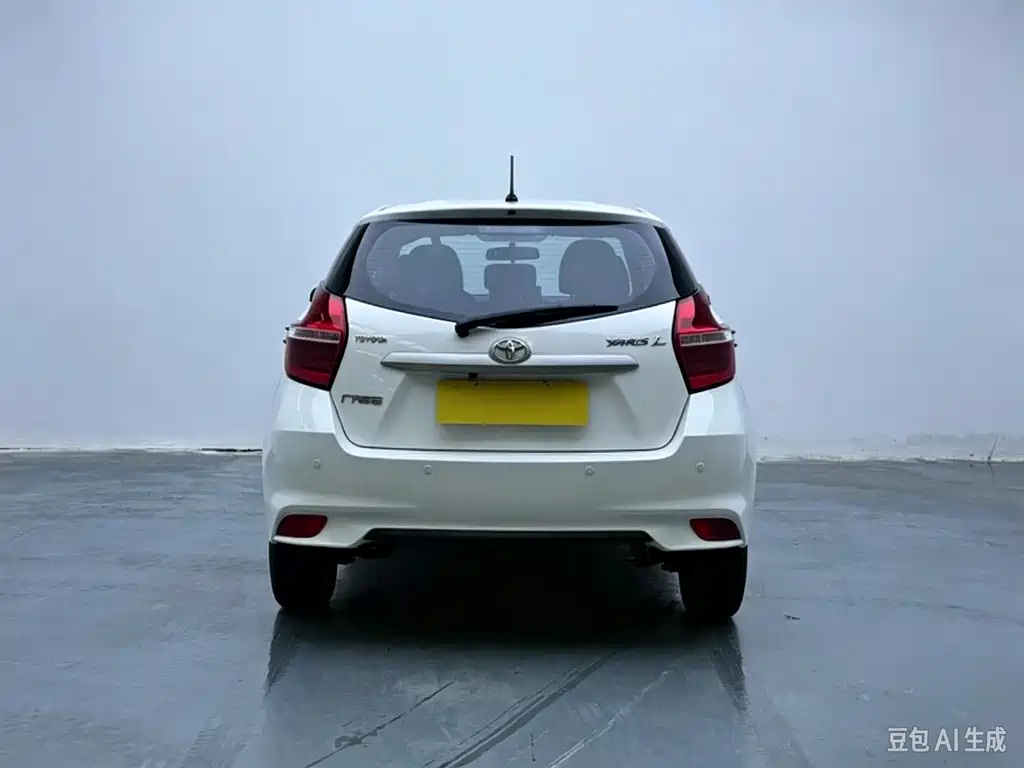 Toyota Yaris L — миниатюра 4