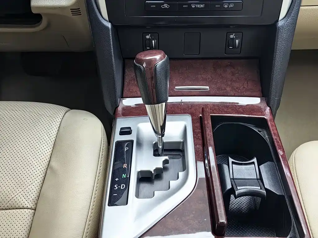 Toyota Camry — миниатюра 13