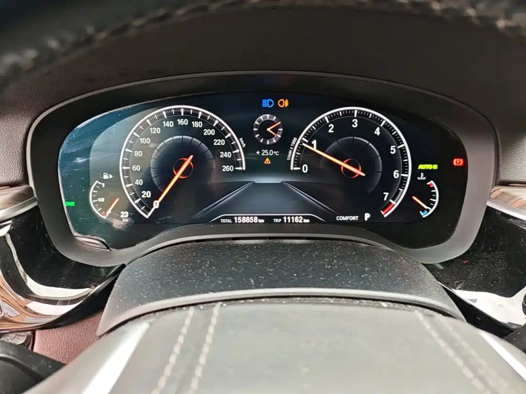 BMW 5 Series — миниатюра 12