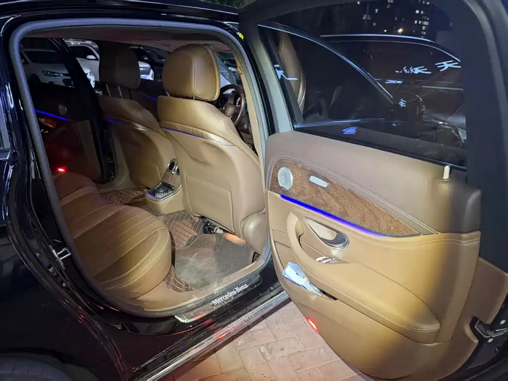 Mercedes-Benz E-Class — миниатюра 7