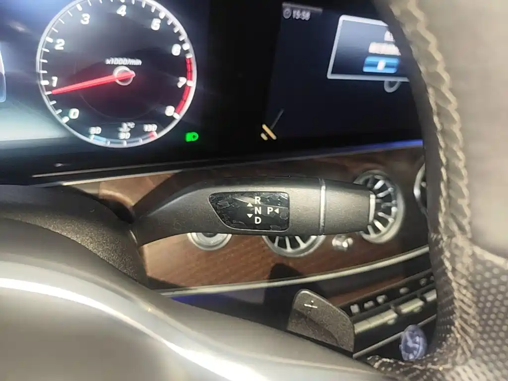 Mercedes-Benz E-Class — миниатюра 14