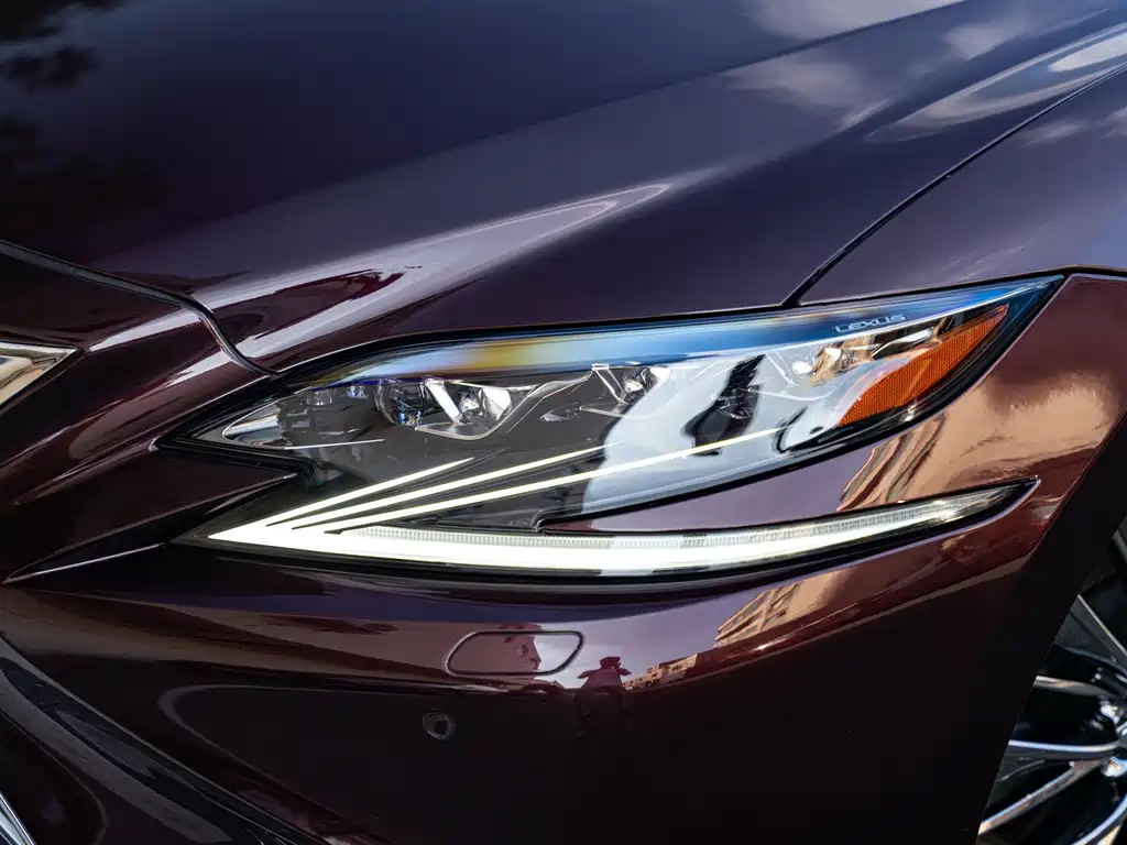 Lexus LS — миниатюра 7