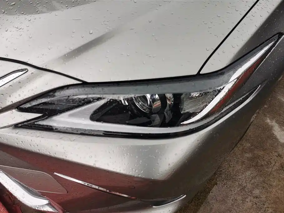 Lexus ES 2020 200