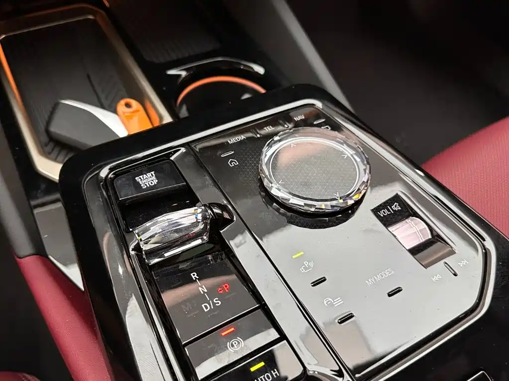 BMW 5 Series — миниатюра 16