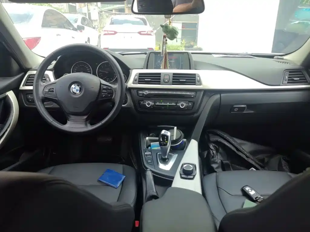 BMW 3 Series — миниатюра 10