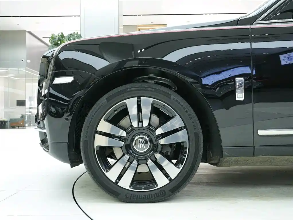 ROLLS-ROYCE CULLINAN