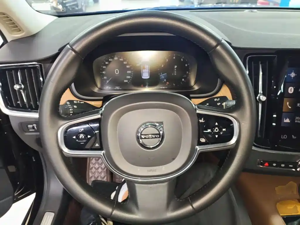 Volvo S90 — миниатюра 11