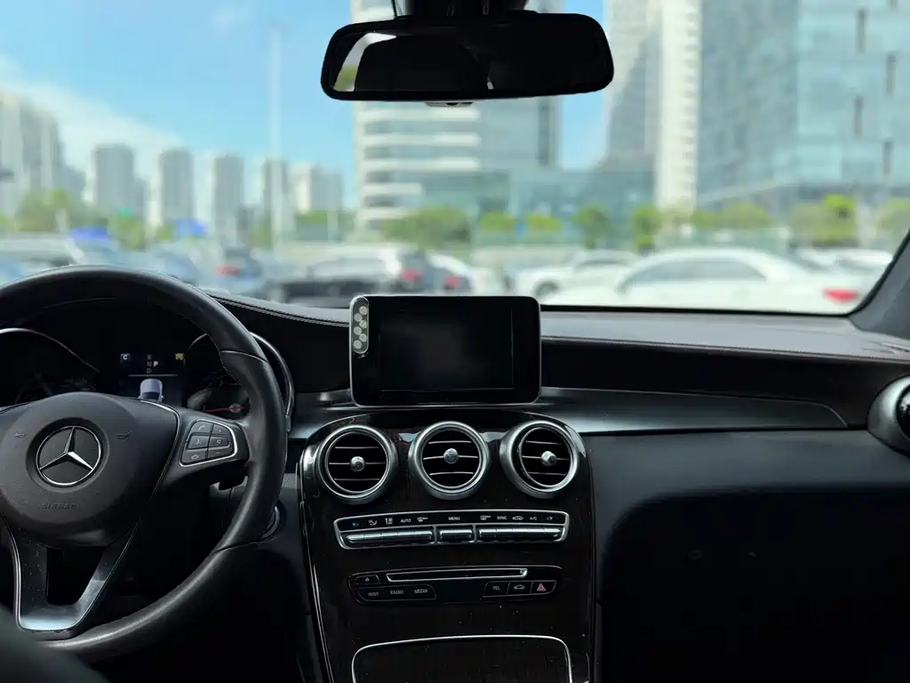 Mercedes-Benz GLC — миниатюра 8