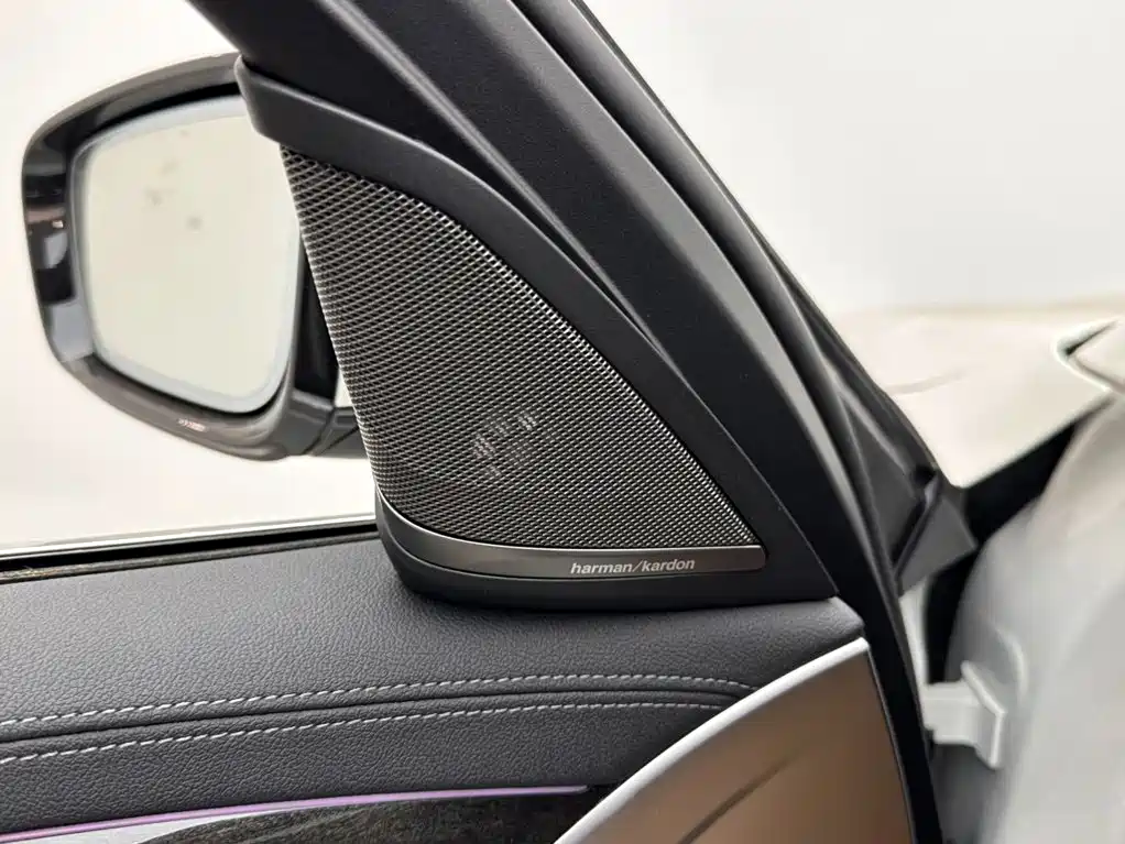 BMW 5 Series — миниатюра 15