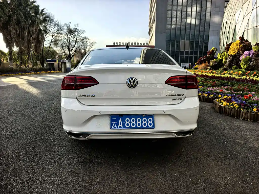 VOLKSWAGEN LINGDU