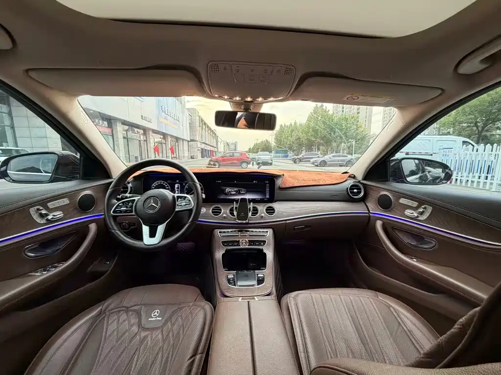 Mercedes-Benz E-Class — миниатюра 5