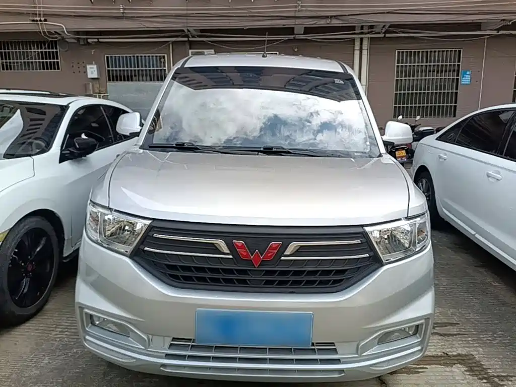 Wuling Hongguang V — миниатюра 3