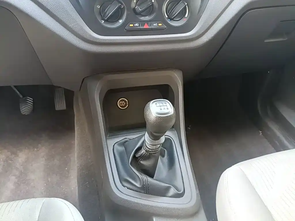 Wuling Hongguang V — миниатюра 14