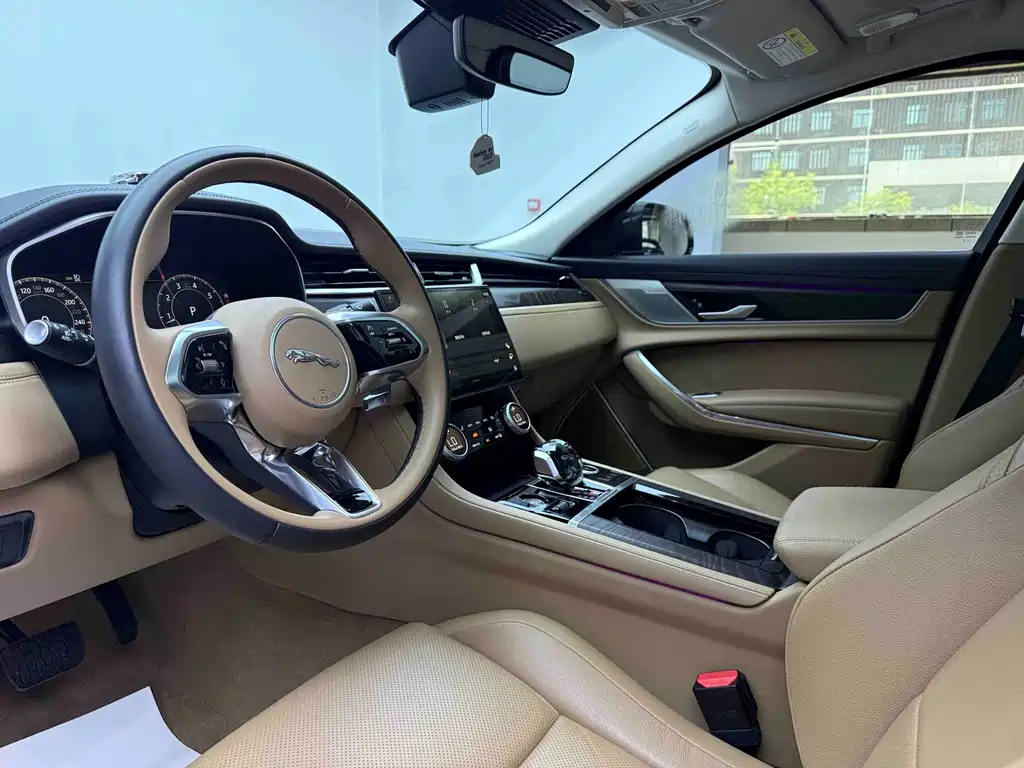 Jaguar XFL 2024 2.0T P250 Premium Luxury