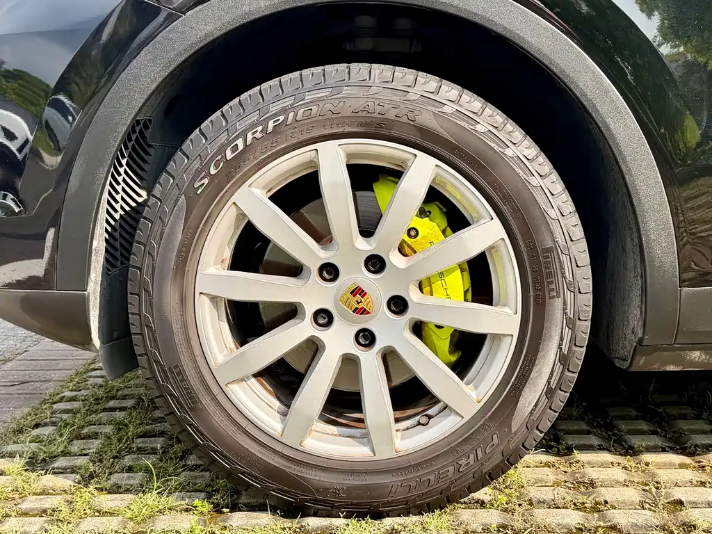 Porsche Cayenne Hybrid — миниатюра 8