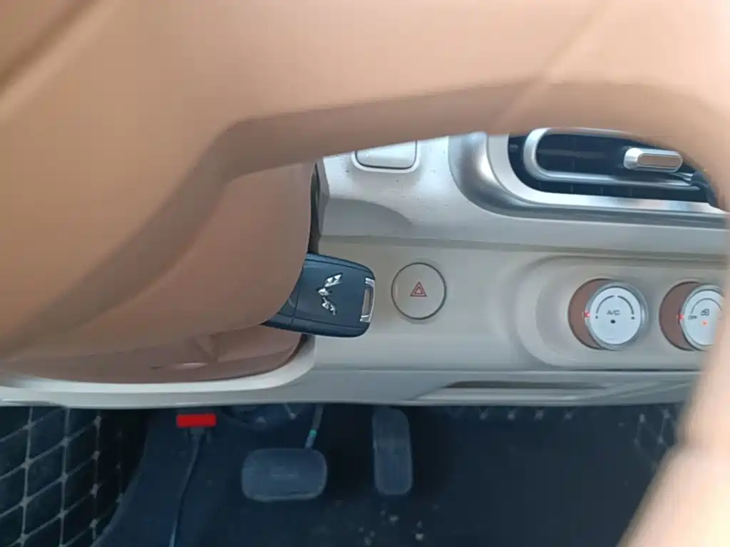 Wuling MINIEV — миниатюра 9