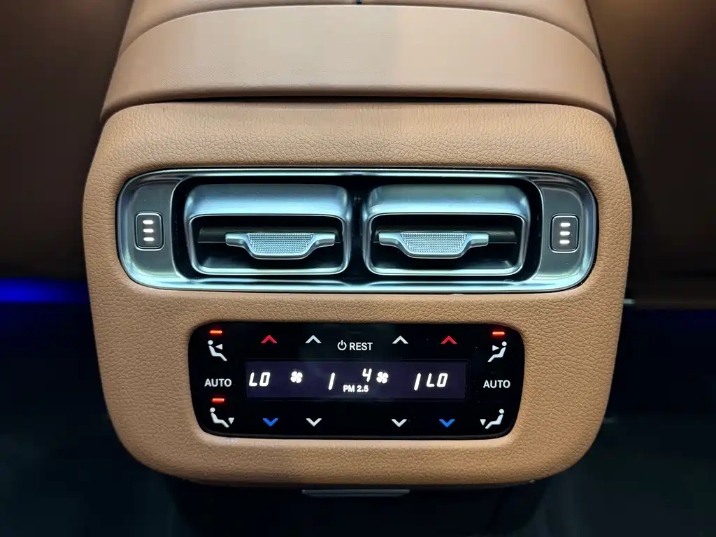 Mercedes-Benz S-Class — миниатюра 17