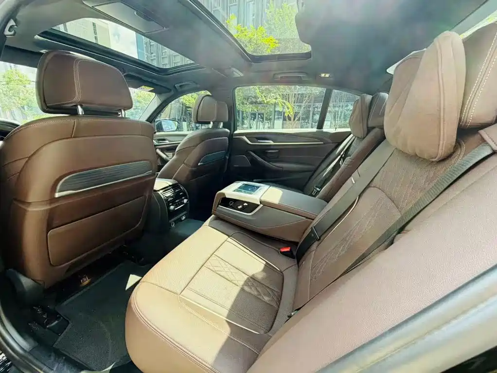 BMW 5 Series — миниатюра 23