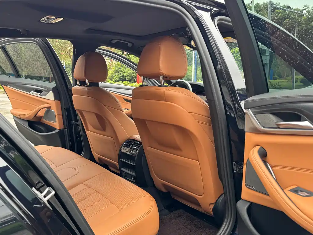 BMW 5 Series (Import) — миниатюра 10