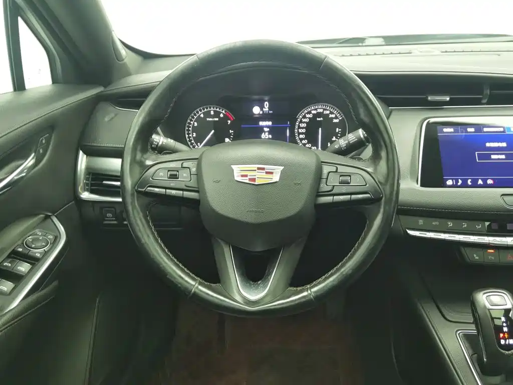 Cadillac XT4 — миниатюра 11