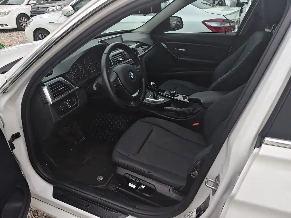 BMW 3 Series — миниатюра 4