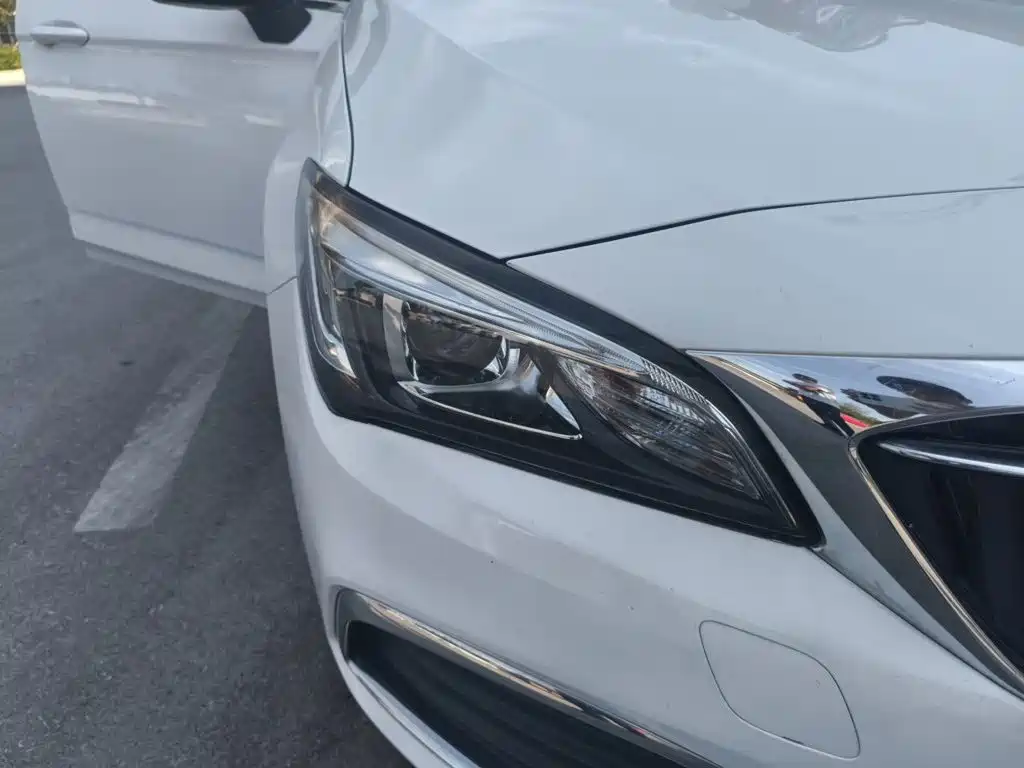 Buick Verano — миниатюра 7