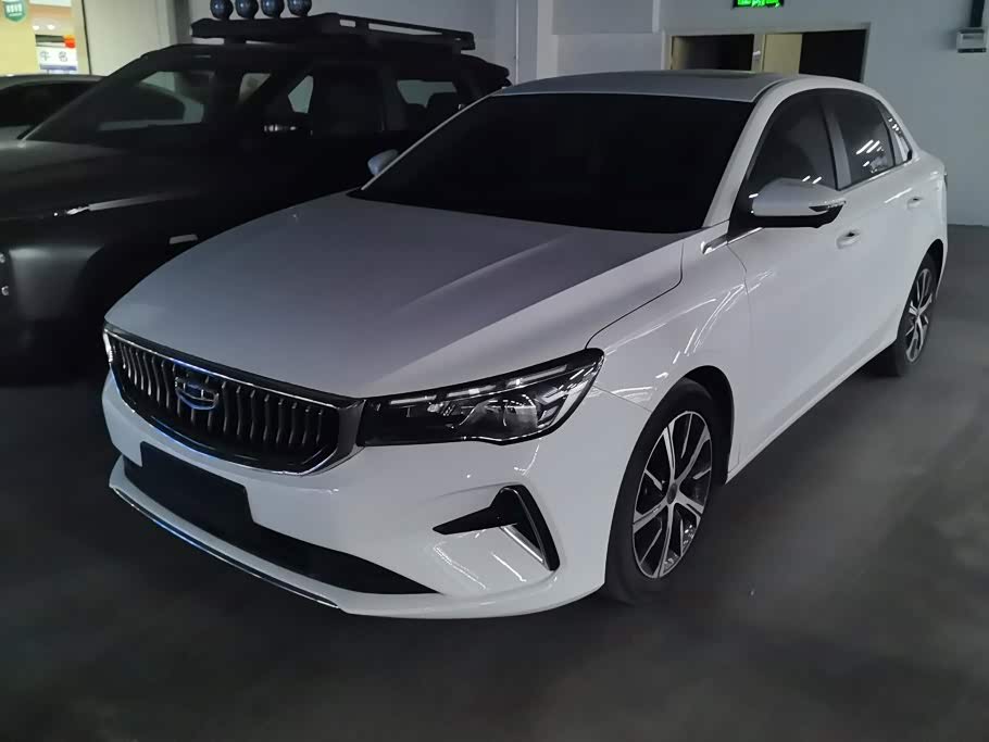 Geely Emgrand 1.5 л 2022 г. Белый, пробег 34900 км