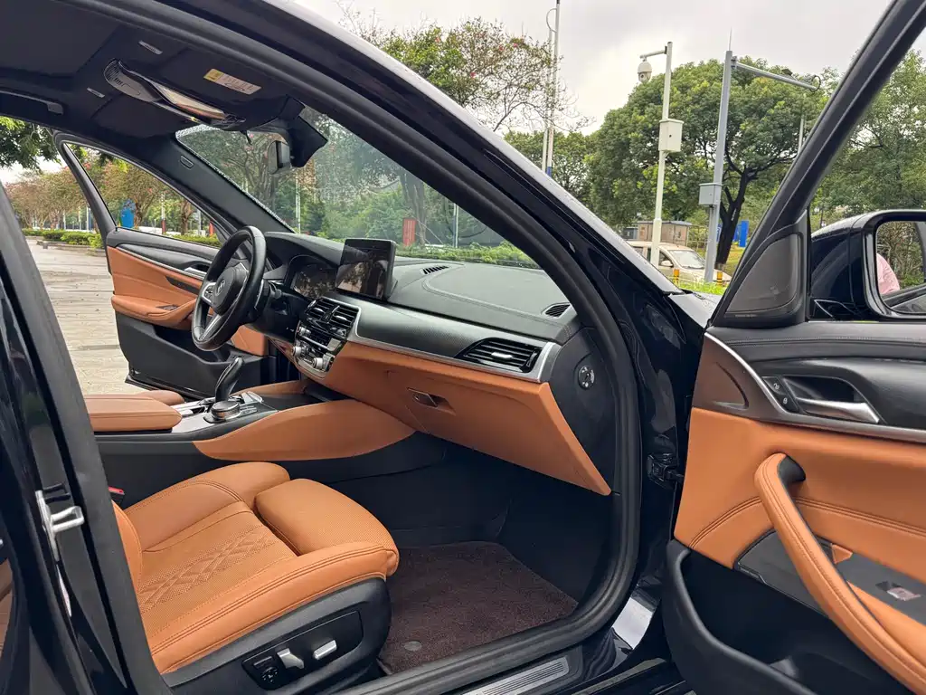 BMW 5 Series (Import) — миниатюра 9