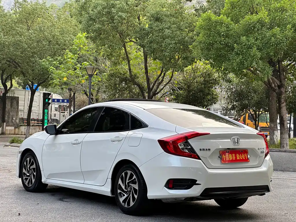 Honda Civic — миниатюра 5