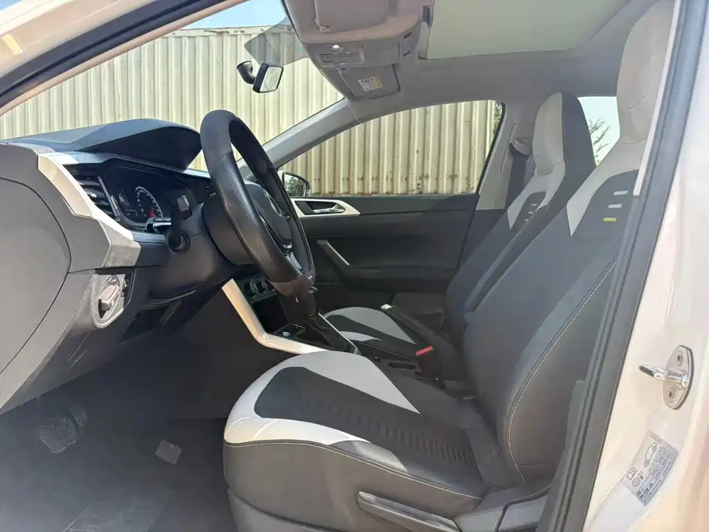 Volkswagen Polo 2021 Plus 1.5L AT
