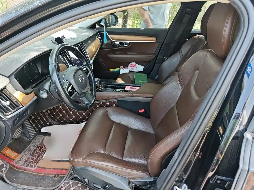 Volvo S90 — миниатюра 8