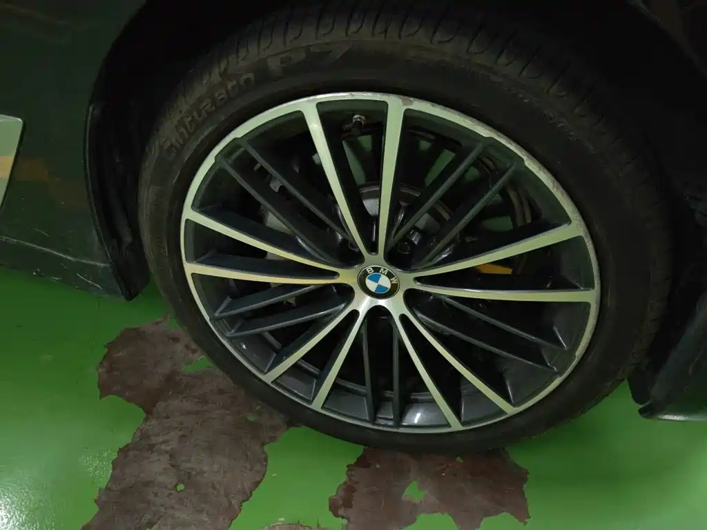 BMW 5 Series — миниатюра 25
