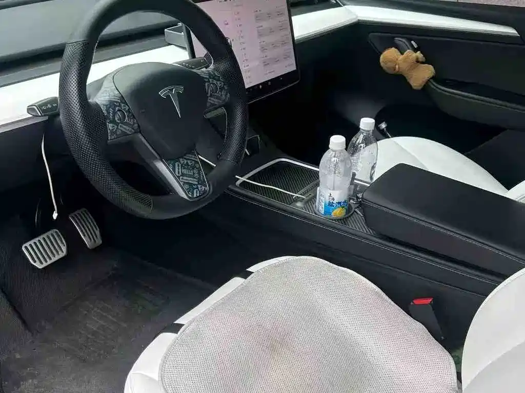 Tesla Model Y 2021 3D7