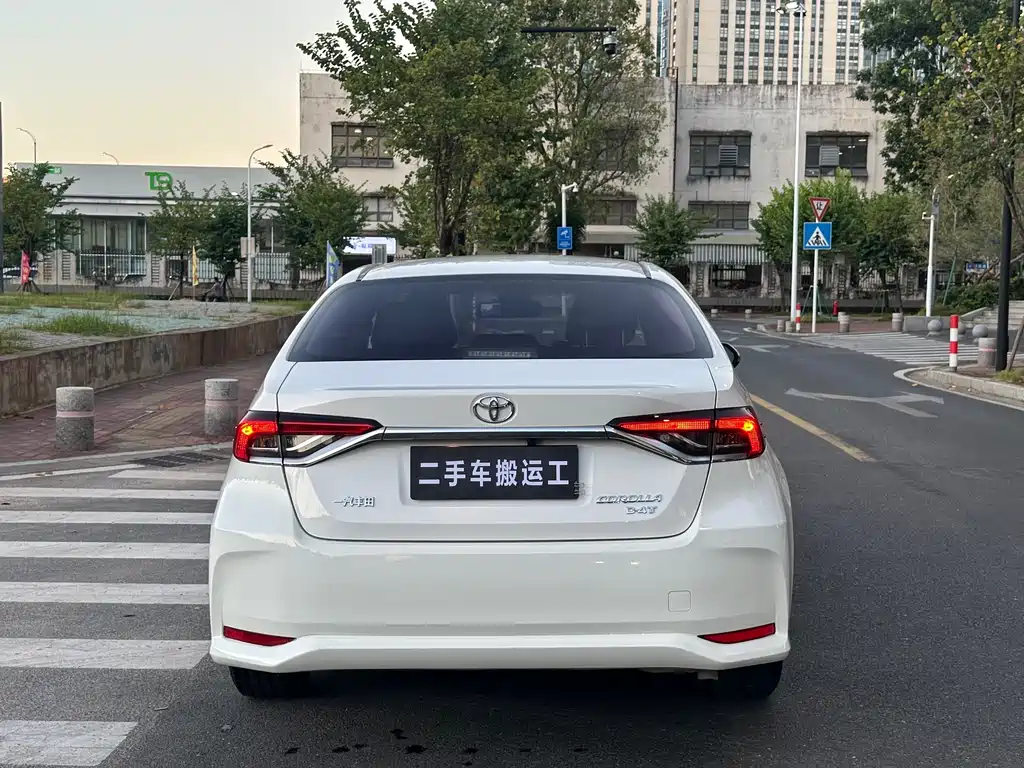 Toyota Corolla — миниатюра 5